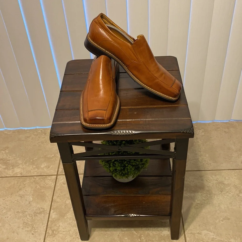 Mens brown leather loafers with shoe stretcher included - Picture 2 of 11